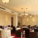 Luxury Garni Brix Hotel 3*