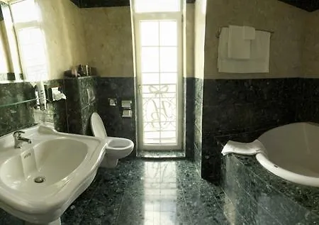Luxury Garni Brix فندق