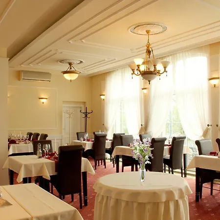 Luxury Garni Brix Hotell 3*