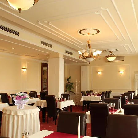 Luxury Garni Brix Hotell 3*